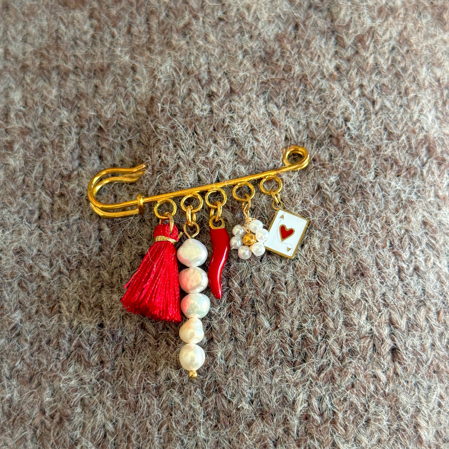 Red Carpet Broche