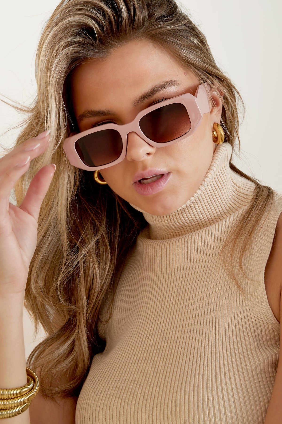 Trendy zonnebril roze