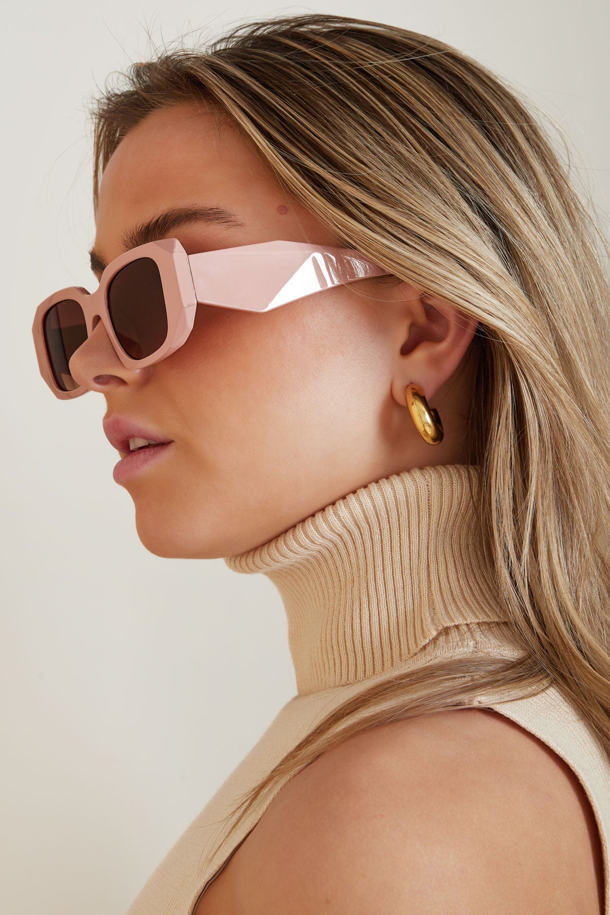 Trendy zonnebril roze