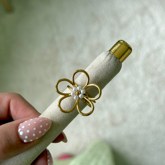 Pretty Flower Ring
